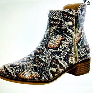 BOUTIQUE 🥾 BOOTIES BY CORKY’S 🧡🩷🤎🖤